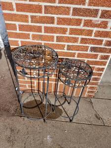 lot 67 image: Iron Plants Pedestals