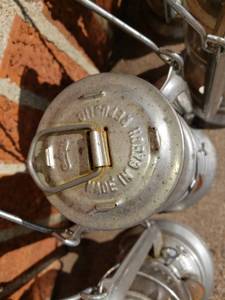 lot 71 image: Oil Lantern Set