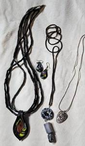 lot 14 image: Amethyst and Purple Glass Jewelry Collection