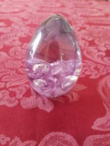 lot 117 image: Collection of 3 Glass Paperweights