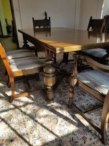 lot 35 image: Antique Carved Dining Table and 6 Chairs