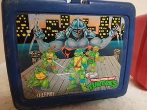 lot 112 image: Fun Vintage Lunch Boxes