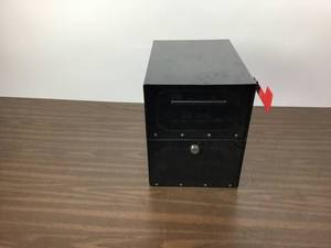 lot 16 image: Oasis Classic Architectural Mailbox, Upside Down Flag