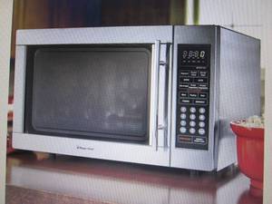 lot 21 image: Magic Chef 1.3 Cu. Ft. Stainless St...