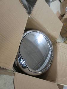 lot 92 image: Auto-Open Trash Bin 13 Gallon 12 ...