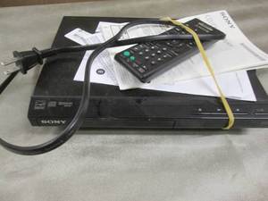 lot 118 image: Sony CDDVD Player...