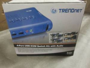 lot 119 image: 4 Port USB KVM Switch Kit with Audi...
