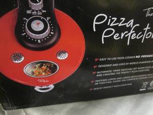 lot 139 image: Pizza Perfector...