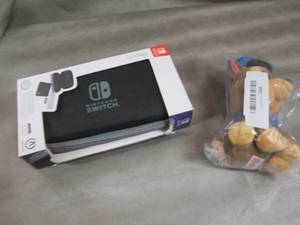 lot 192 image: Paw Patrol Plush , Nintendo Switch ...
