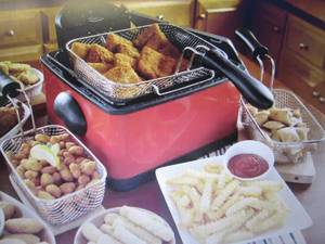 lot 205 image: Ginnys Brand Deep Fryer with Timer...