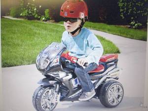 lot 206 image: Battery-Powered 3-Wheel Racer open ...