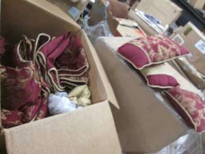lot 235 image: Comforter Set open box Retail $169....