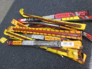 lot 280 image: 12 - Jack Links Assorted Wild Stick...