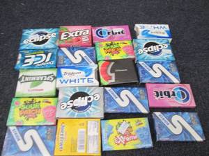 lot 306 image: 20 Packs of Assorted Gum...