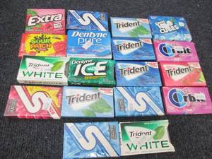 lot 310 image: 18 Packs of Assorted Gum...