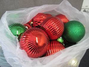 lot 379 image: Bag of Medium & Large Ball Ornament...