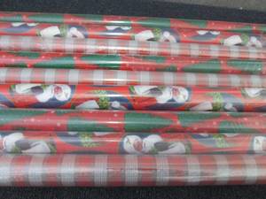 lot 381 image: 3 - 3pk of Premium Christmas Wrappi...