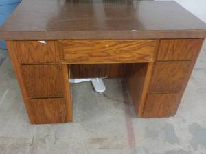 Desk with 7 Drawers...