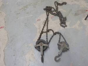 2 - 12 ton Pulleys with Chain...