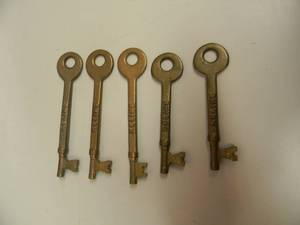 lot 5 image: 5 VINTAGE KEYLINE RAILROAD KEYS - NICE SET - SEE PICTURES