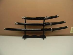 lot 8 image: VINTAGE VERY ORNATE SAMURAI SWORD 3 PC SET WITH DISPLAY STAND - Ninja Decorative Set - SEE PICTURES