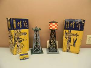 lot 15 image: 2 VINTAGE AMERICAN FLYER ACCESSORIES - BUBBLING WATER TOWER #772 WBOX & SIGNAL LIGHT TOWER WBOX - AWESOME SEE PICTURES
