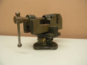 lot 25 image: VINTAGE YANKEE NO. 992 NORTH BROTHERS MFG. MACHINIST VICE WBASE - SEE PICTURES
