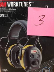 3M WorkTunes Digital Hearing Protector with AMFM Stereo Radio in good condition