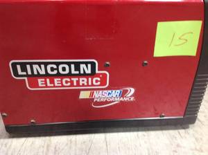 Lincoln Electric 125 Amp Weld-Pak 125 HD Flux-Cored Welder with Magnum 100L Gun, Flux-Cored Wire, 115V not used