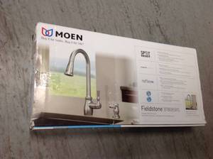 MOEN Fieldstone Single-Handle Pull-Down Sprayer Kitchen Faucet with Reflex and Power Clean in Spot Resist in good condition  Stainless