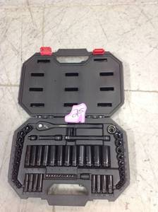 Husky 38 in. Drive 100-Position Universal SAE and Metric Mechanics Tool Set  in good condition