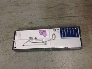 Glacier Bay 6-Spray Wall Bar Raincan Showerhead with 6-Spray Handshower in Chrome in good condition