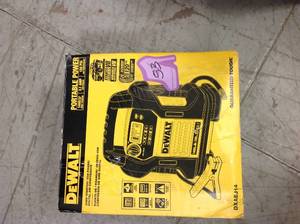 DEWALT 1400 Peak Amp Jump Starter with Digital Compressor  in good condition