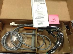 lot 3 image: MOEN Brecklyn Single-Handle Pull-Out Sprayer Kitchen Faucet with Power Clean in Chrome in good condition