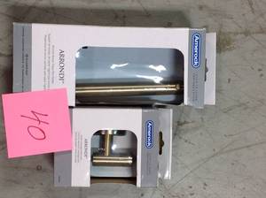 lot 40 image: ARRONDI BRUSHED BRONZE TISSUE ROLL HOLDER & GOLDEN CHAMPAGNE ROBE HOOK in good condition