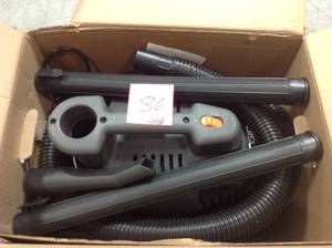 lot 86 image: RIDGID 4 Gal. 5.0-Peak HP Portable WetDry Shop Vacuum with Fine Dust Filter, Hose and Accessories USED