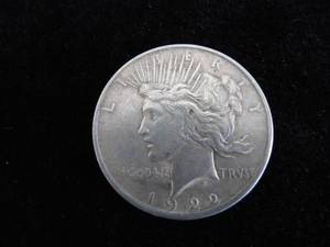 lot 9 image: Peace Dollar 1922