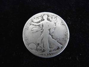 lot 32 image: Walking Liberty Half Dollar 1935