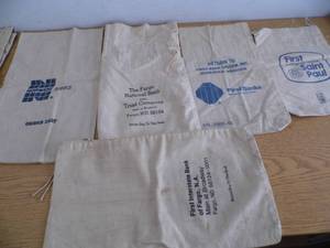 lot 99 image: Lot of 5 Vintage Canvas Bank Bags