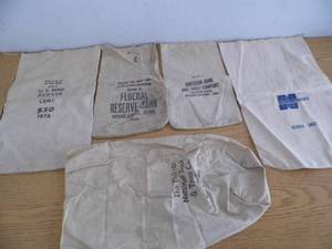 lot 100 image: Lot of 5 Vintage Canvas Bank Bags