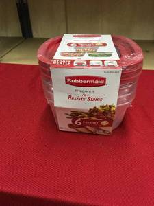 lot 499 image: Rubbermaid 6 PC. Food Storage Set, Retail $15.99