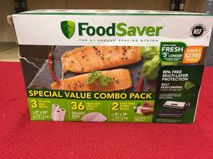 lot 511 image: Foodsaver Bags, Retail $39.99