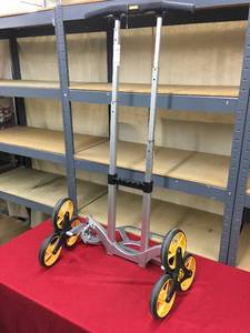 lot 530 image: Up Cart Hand Truck, Retail $64.99