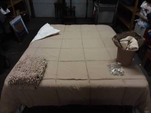 King (Kohls Big One) Reversible (Beige & Cream), Wast Basket, Curtain & Hooks, Loop Rug