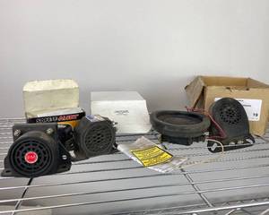 lot 19 image: Commercial Vehicle Back-Up Alarms (Qty 4)