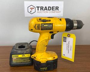 lot 8 image: DeWalt 38 Cordless DrillDriver