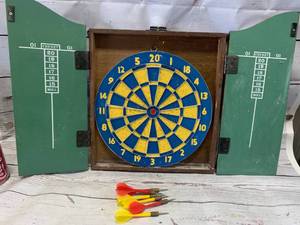 lot 77 image: Pony Express Dart Board in Darts