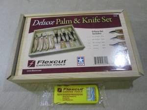 9pc Deluxe Palm & Knife Carving Set...