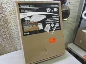 Metalux LED 90-Watt White Integrate...