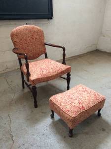 lot 9 image: Antique Polished Carved Mahogany & Floral Upholstered Parlor Or Boudoir Armchair With Matching Ottoman - Brass TackStudding Accents - Fantastic Condition For Age - No Tears Or Stains  